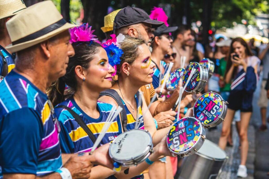 7 dicas de Como Economizar no Carnaval: Dicas Práticas para Curtir sem Estourar o Orçamento 3 3